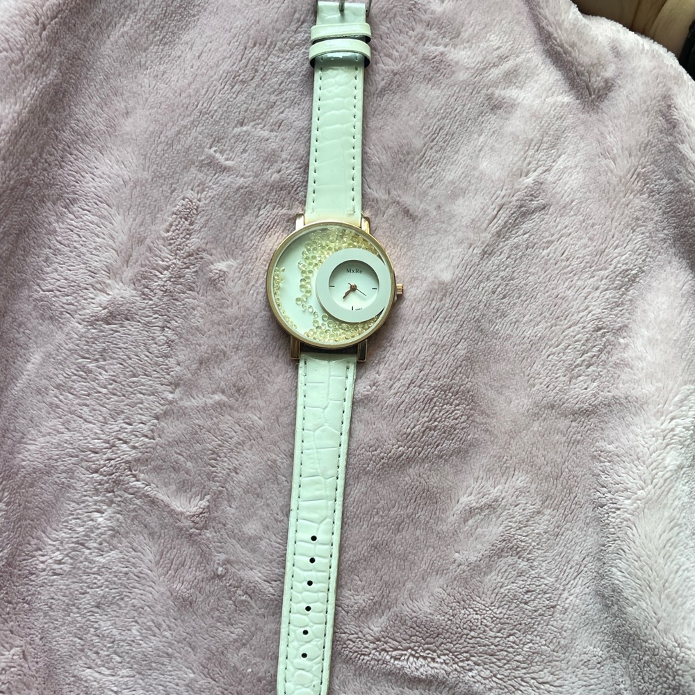 White MxRe watch
